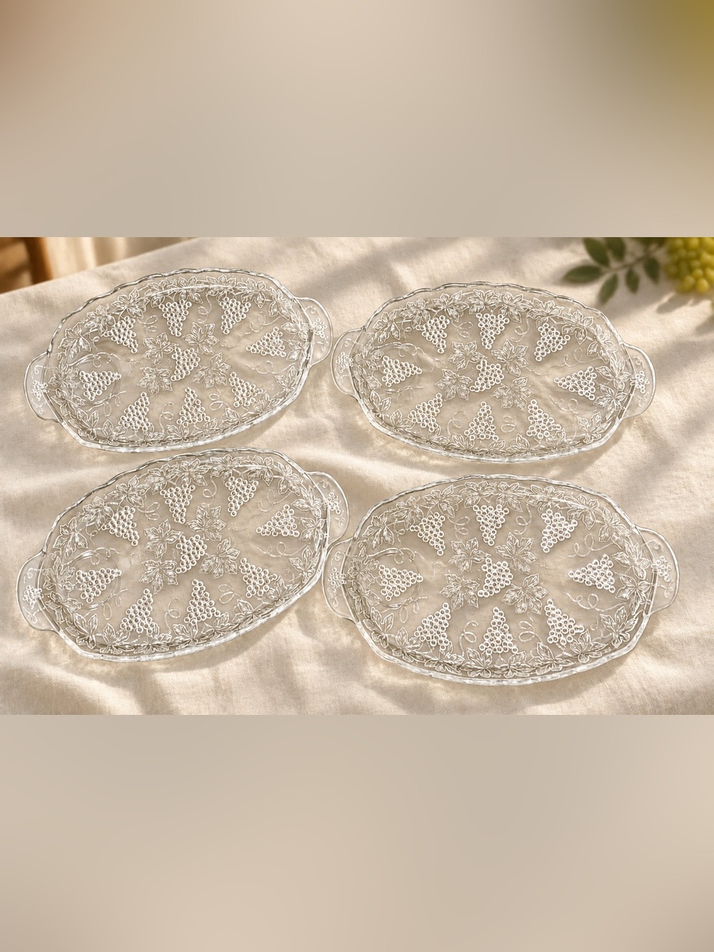 🔍 Vintage Anchor Hocking Serva-Snack Grape Trays — Set of (4)